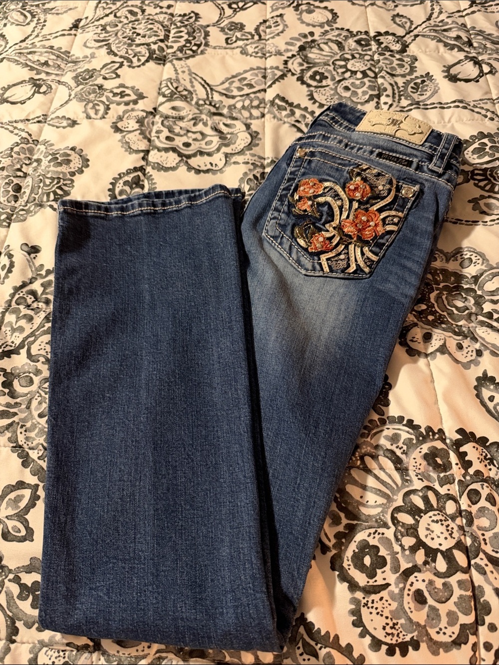 Miss Me Embellished Blue Women’s Jeans with Floral Pocket Detail size 29/32